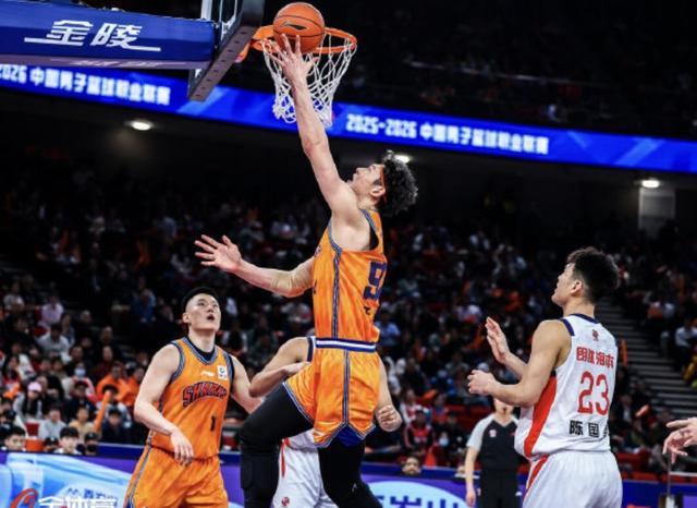 开云下载-王哲林：十几年生涯达成万分非常开心，希望未来实现更多目标